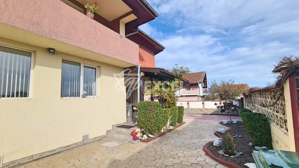 Detached fully furnished house with yard and barbecue