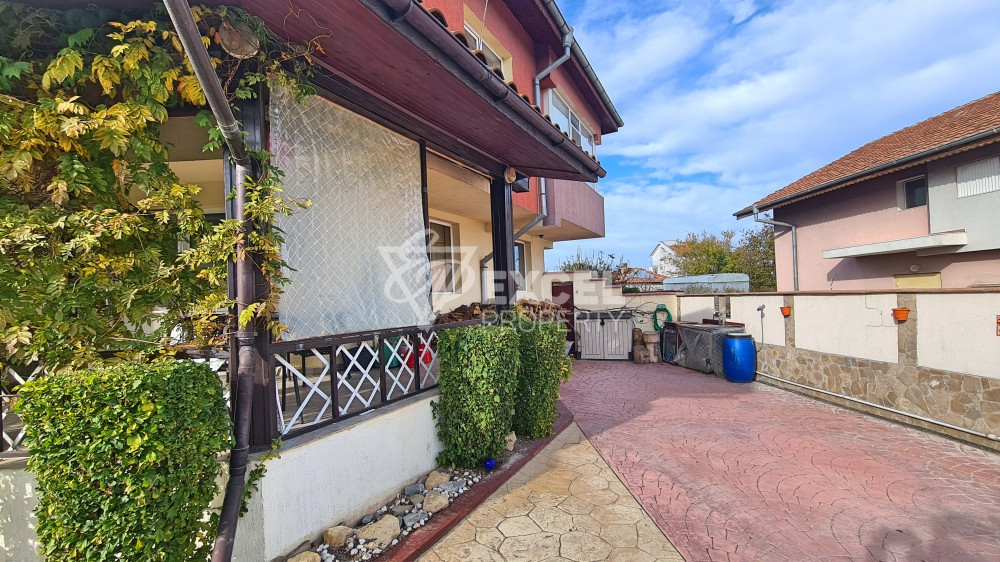 Detached fully furnished house with yard and barbecue