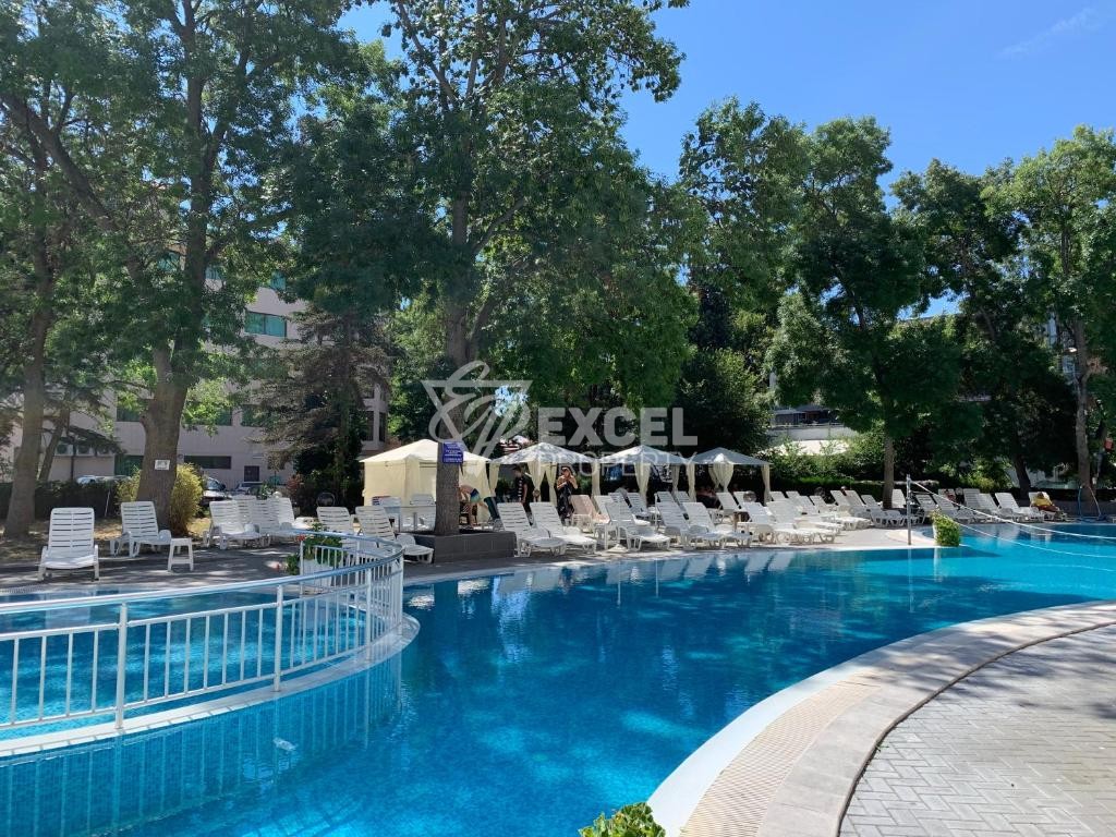 Reduced price! Extremely spacious 1-bedroom apartment on Flower street in Sunny Beach