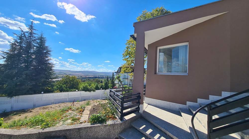 Fully renovated house with no maintenance fee in the village of Gorica.