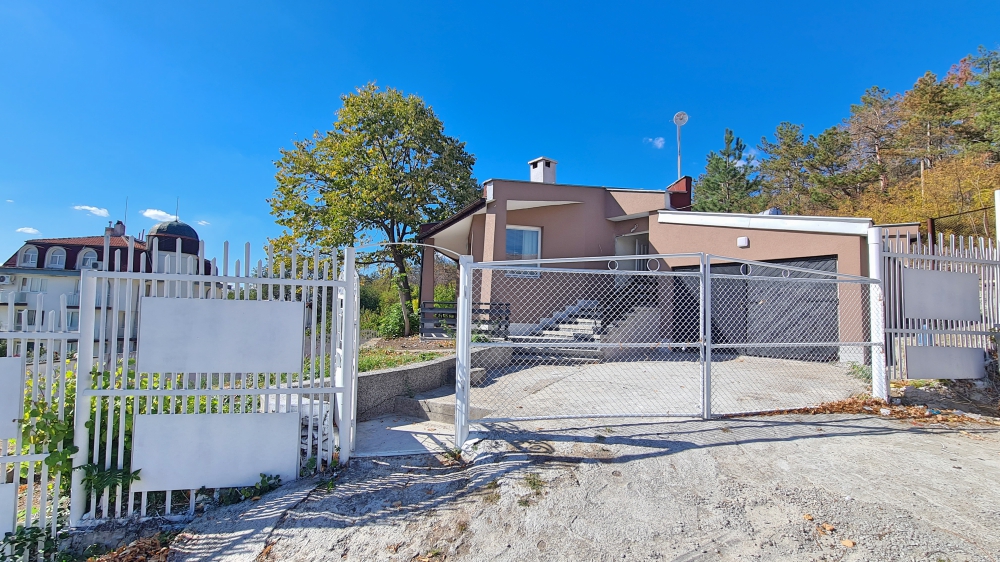 Fully renovated house with no maintenance fee in the village of Gorica.