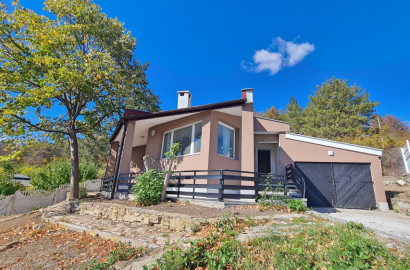 Fully renovated house with no maintenance fee in the village of Gorica.
