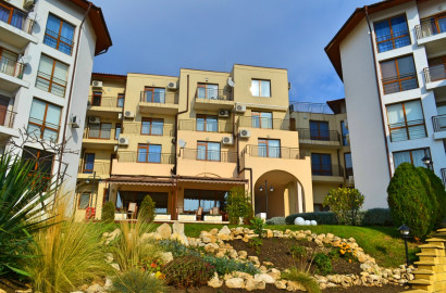 Two bedroom apartment in Sveti Vlas, Compass complex, only 250 m from the sea.