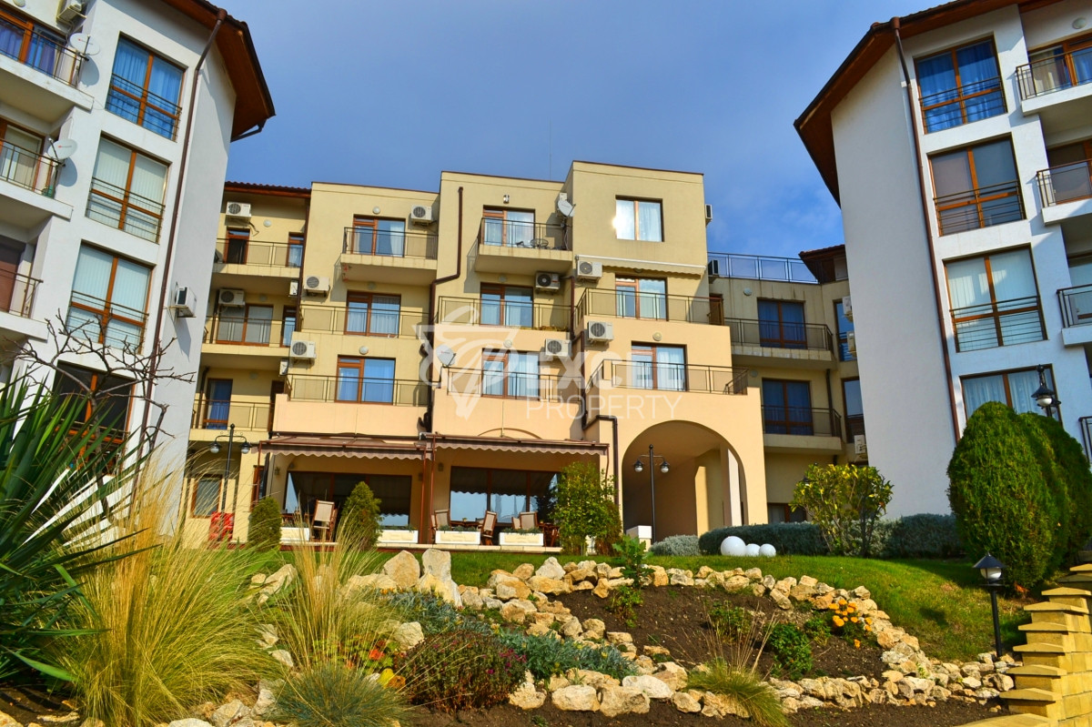 Two bedroom apartment in Sveti Vlas, Compass complex, only 250 m from the sea.
