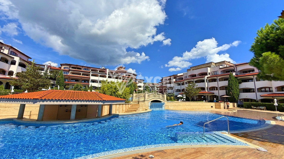 Unique multi-room apartment on the first line in the Casa Real complex, Sveti Vlas