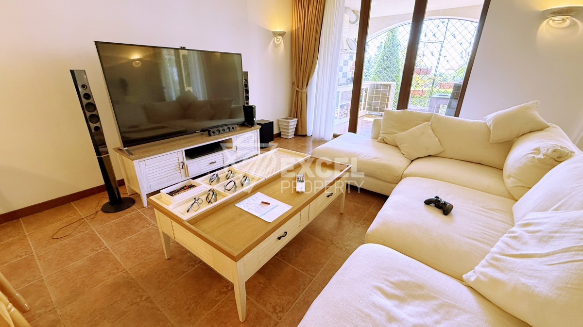 Unique multi-room apartment on the first line in the Casa Real complex, Sveti Vlas