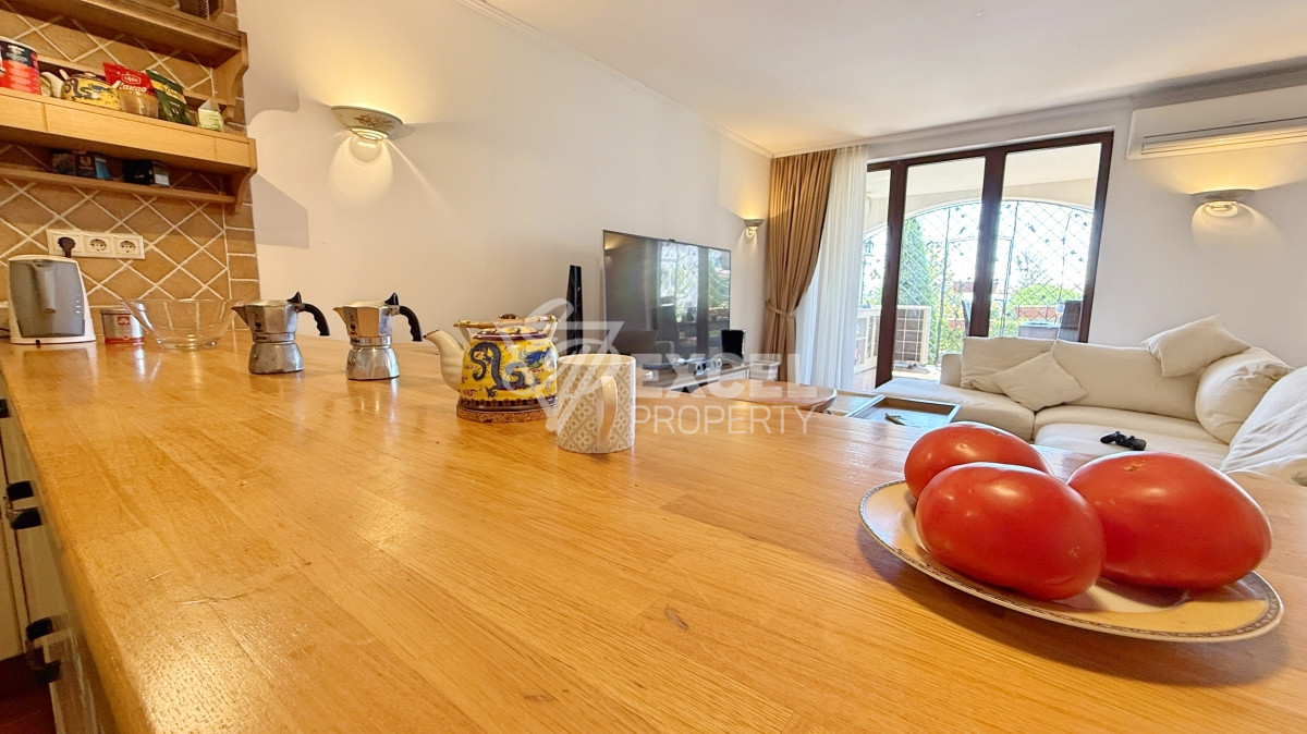 Unique multi-room apartment on the first line in the Casa Real complex, Sveti Vlas