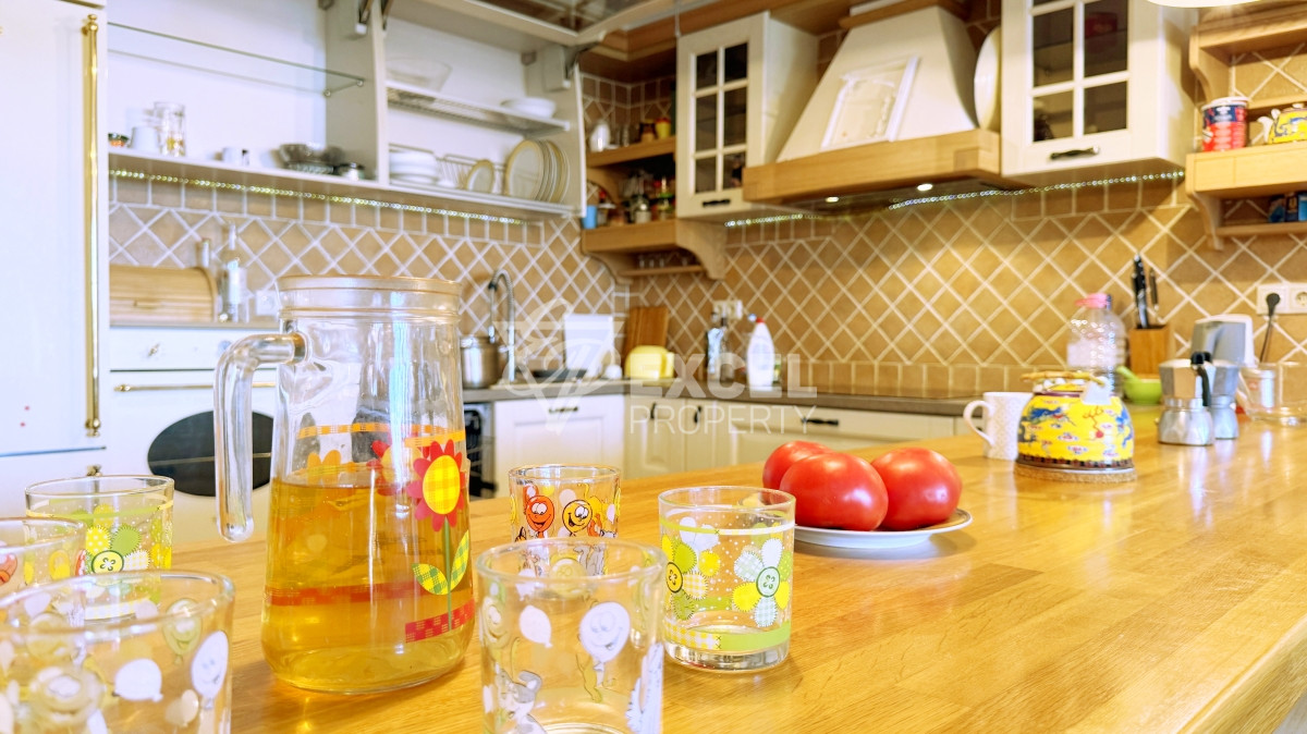 Unique multi-room apartment on the first line in the Casa Real complex, Sveti Vlas