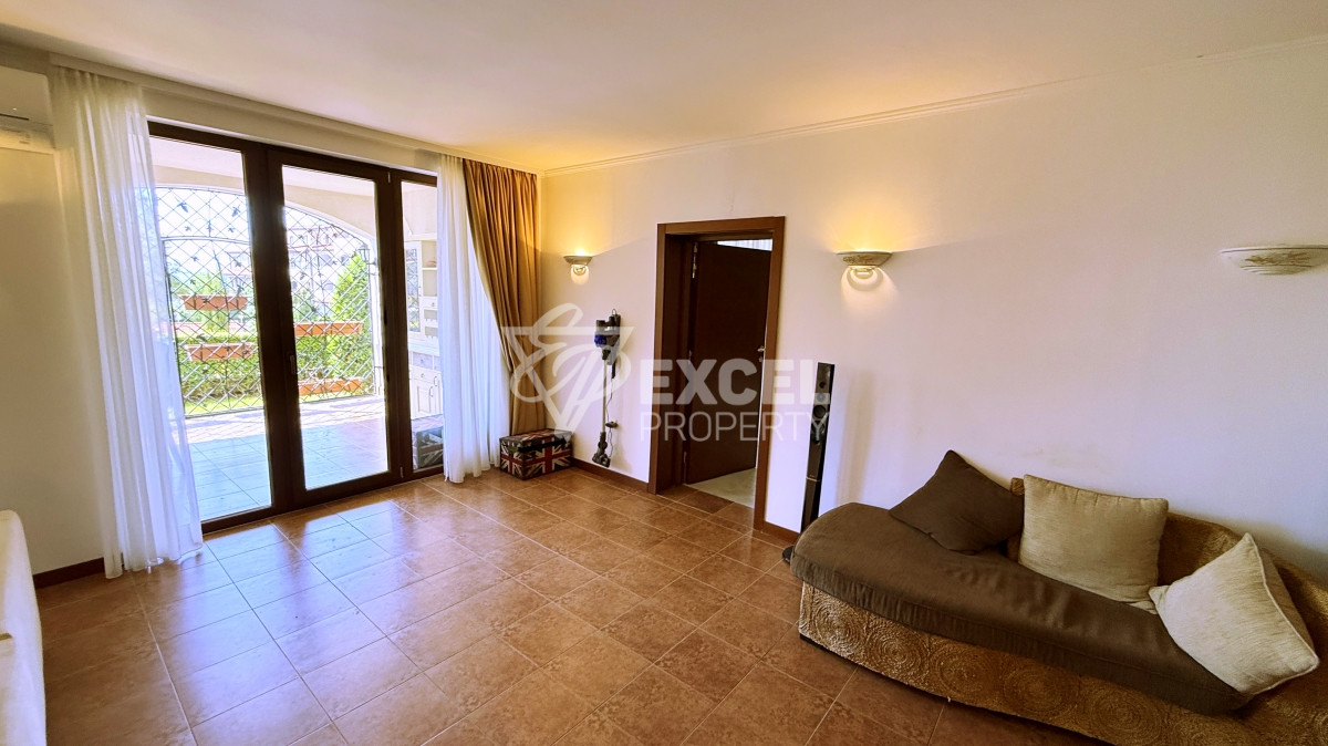 Unique multi-room apartment on the first line in the Casa Real complex, Sveti Vlas