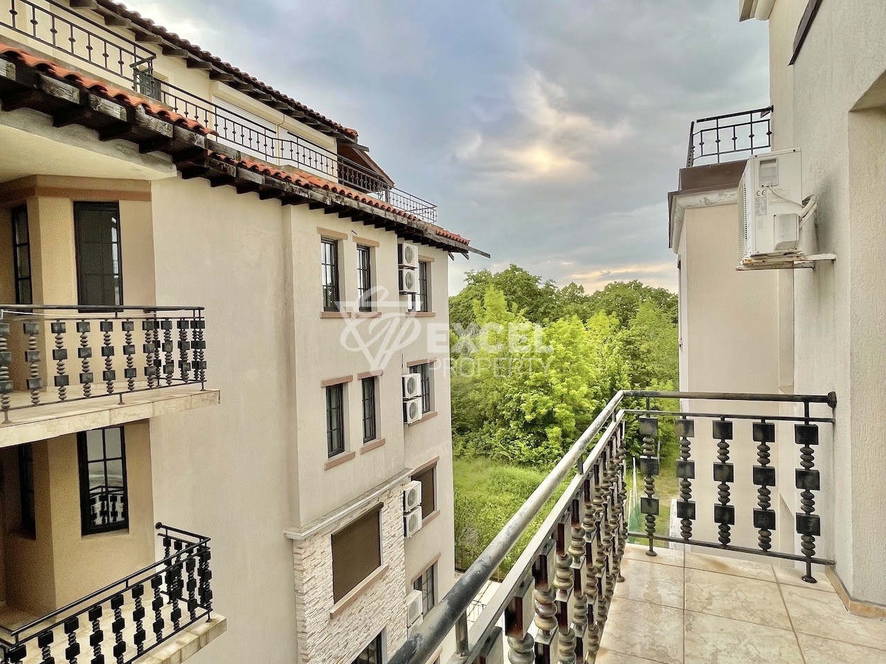 One-bedroom apartment in Obzor, only 150 m from the sea - the Cllif complex