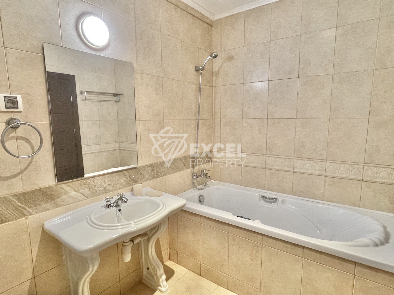 One-bedroom apartment in Obzor, only 150 m from the sea - the Cllif complex