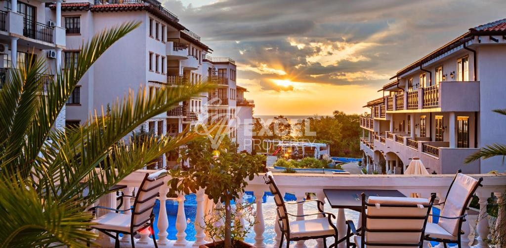 One-bedroom apartment in Obzor, only 150 m from the sea - the Cllif complex