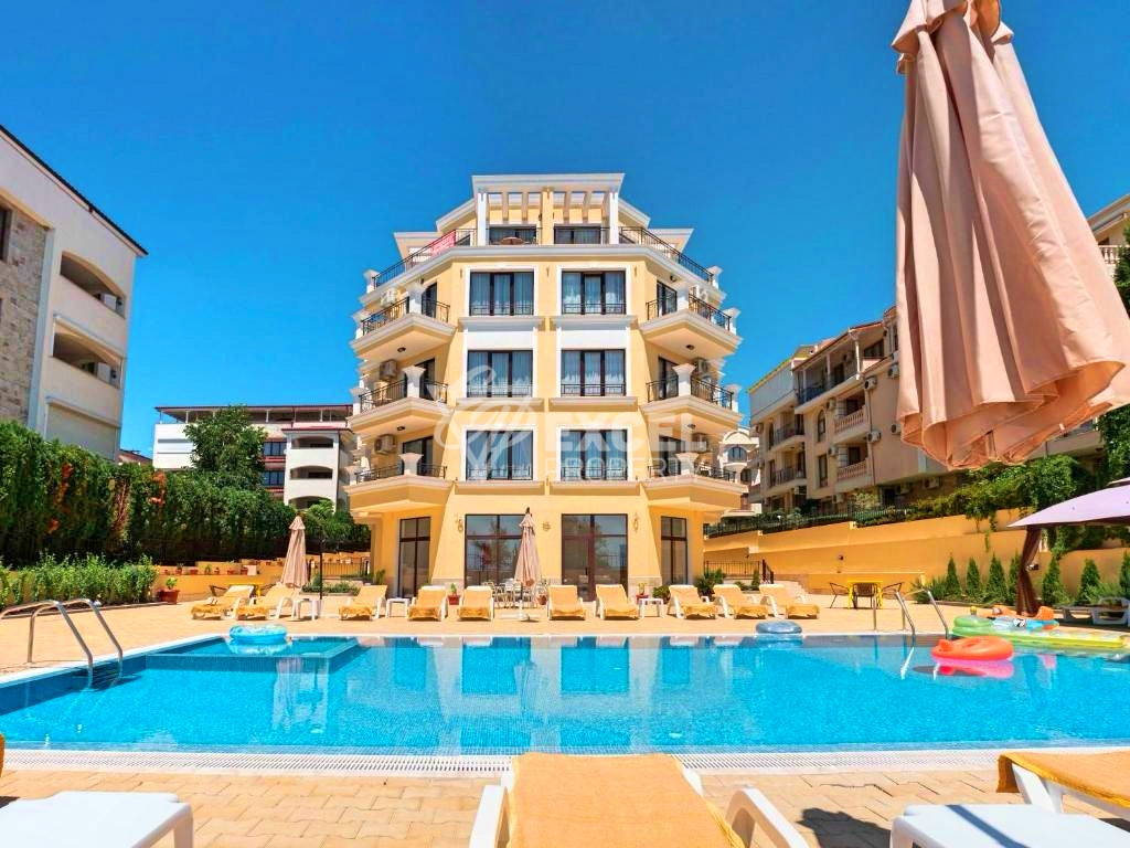 First line studio apartment in Sveti Vlas with sea view.