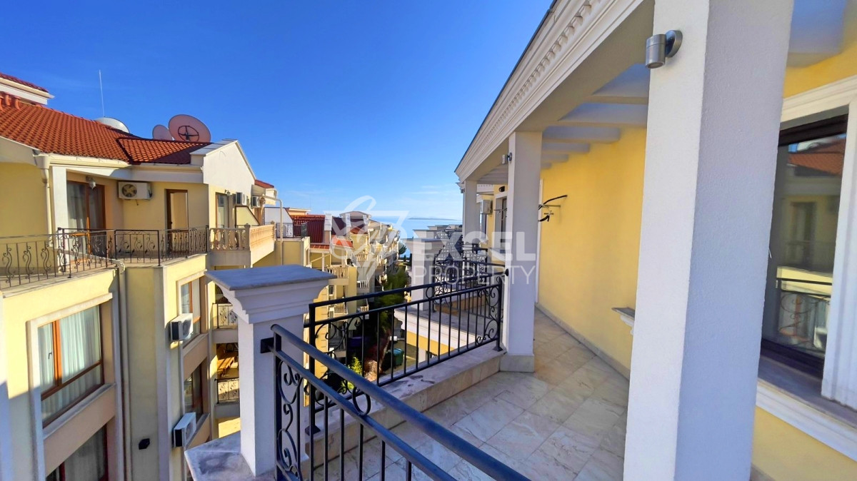 First line studio apartment in Sveti Vlas with sea view.