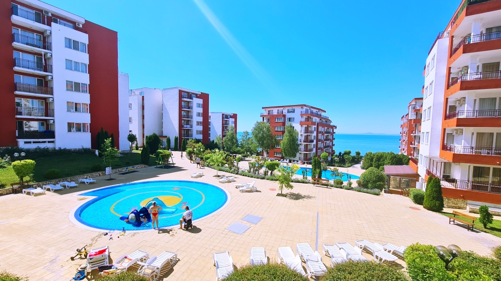Spacious apartment complex with Marina View Fort overlooking the sea