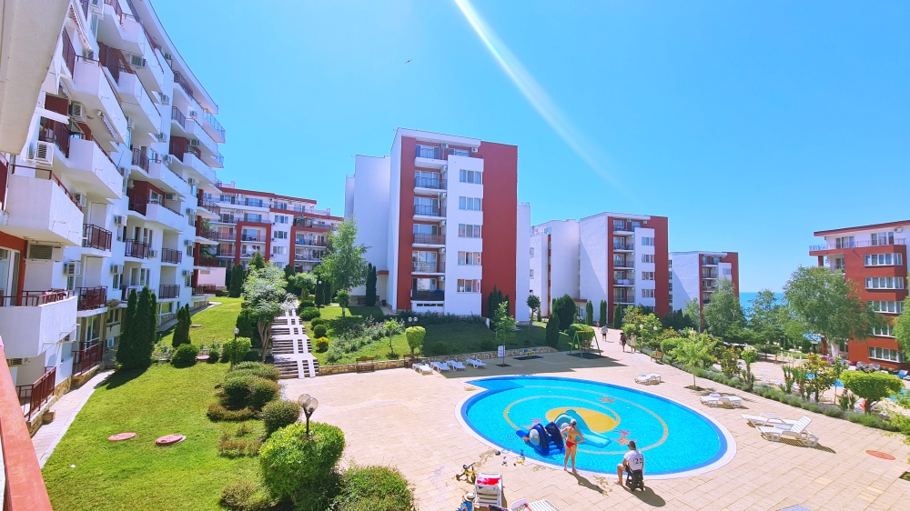 Spacious apartment complex with Marina View Fort overlooking the sea