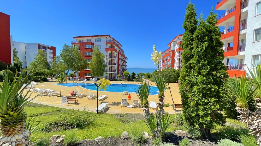 Spacious apartment complex with Marina View Fort overlooking the sea