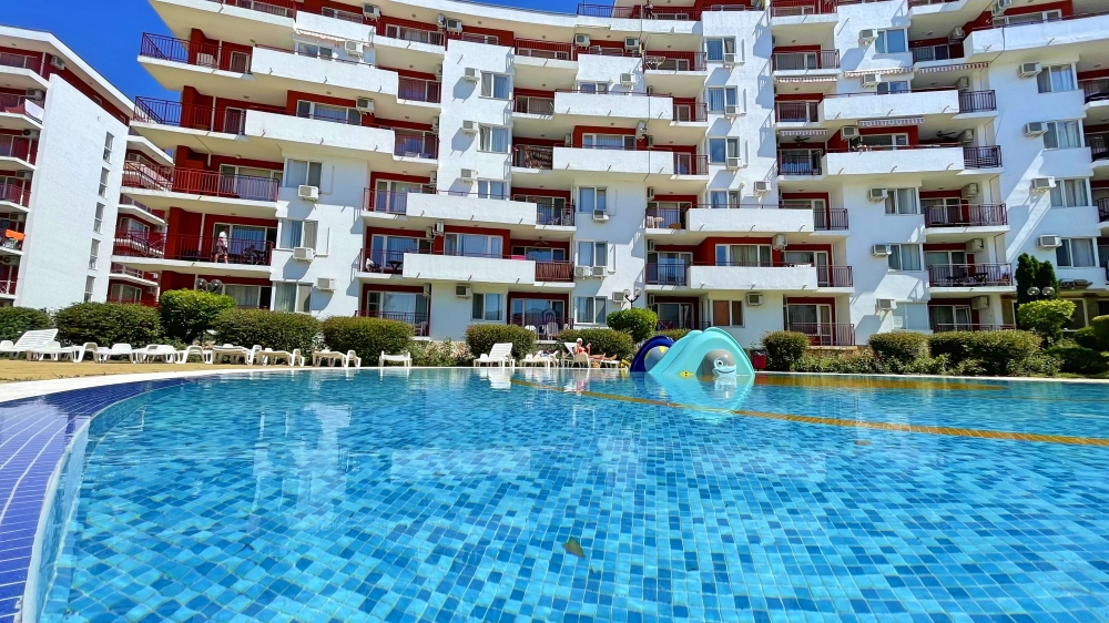 Spacious apartment complex with Marina View Fort overlooking the sea