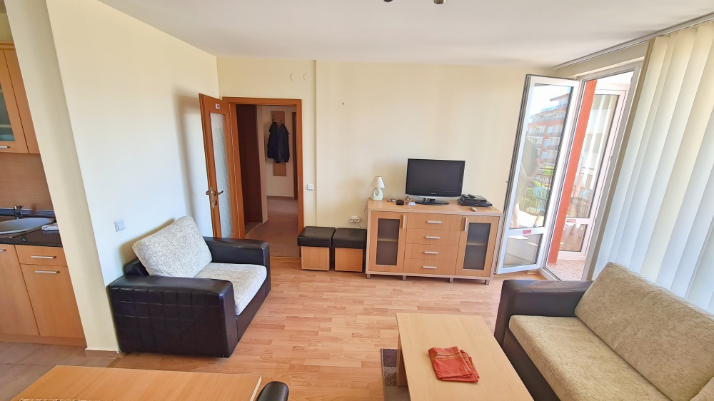 Spacious apartment complex with Marina View Fort overlooking the sea