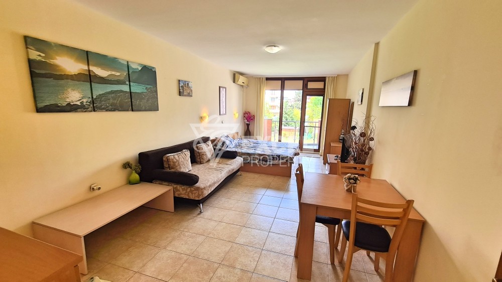 First line furnished studio in Ravda
