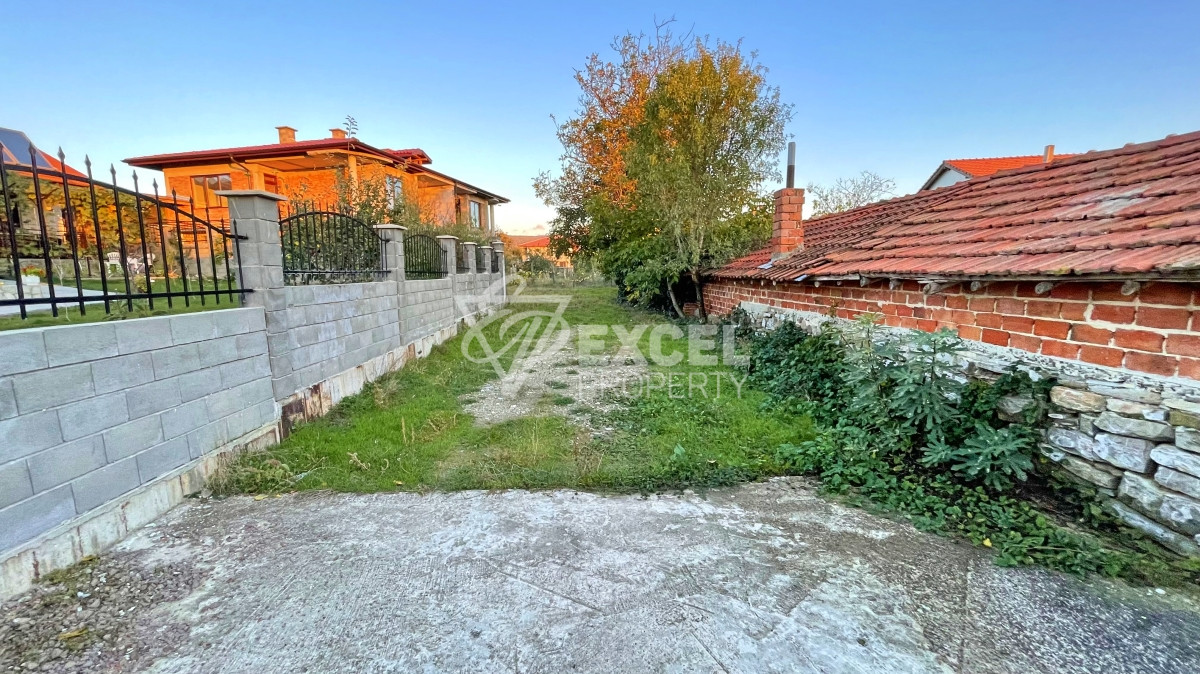Two storey detached house for sale in the village of Kosharitsa
