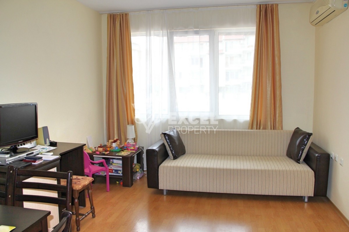 One-bedroom apartment in Sveti Vlas just 150 m from the sea
