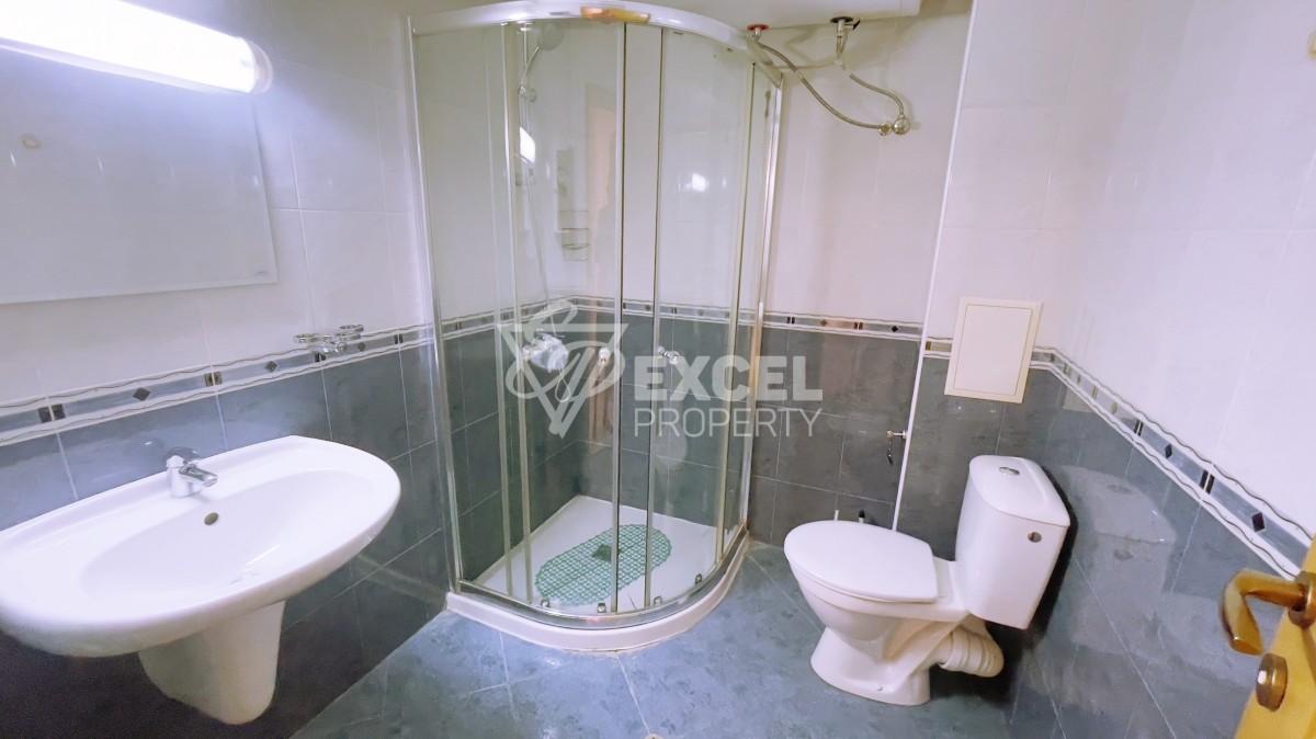 Two bedroom apartment in Saint Vlas on the ground floor meters from the beach.
