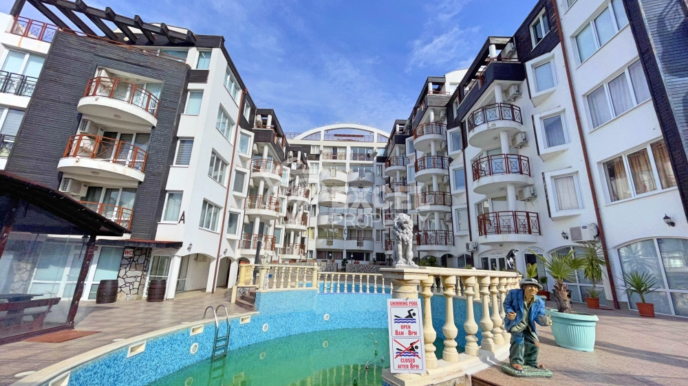One-bedroom apartment with partial sea view in Saint Vlas