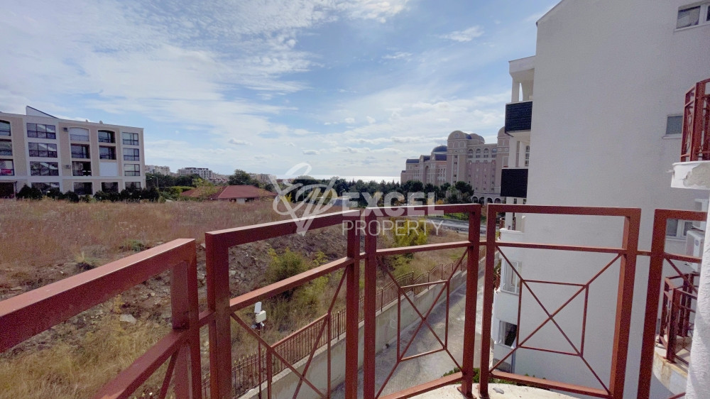 One-bedroom apartment with partial sea view in Saint Vlas