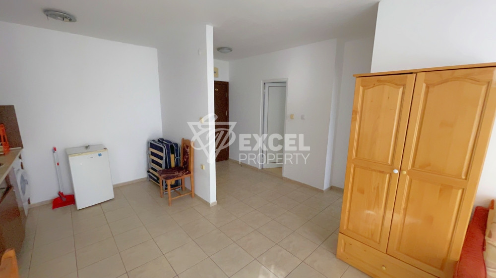 One-bedroom apartment with partial sea view in Saint Vlas