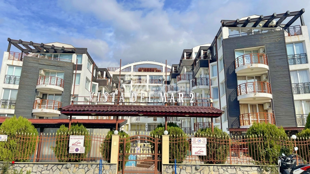 One-bedroom apartment with partial sea view in Saint Vlas
