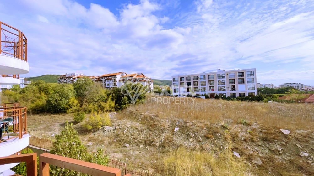 One-bedroom apartment with partial sea view in Saint Vlas