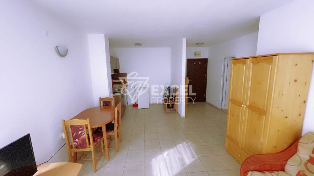 One-bedroom apartment with partial sea view in Saint Vlas