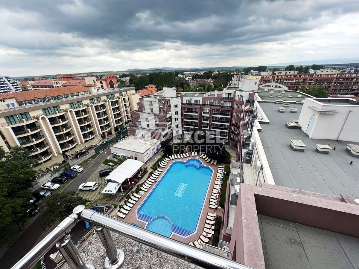 Two-Bedroom apartment, second line to the sea.