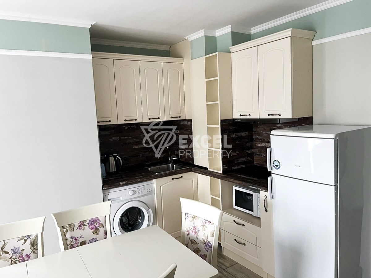 Two-Bedroom apartment, second line to the sea.