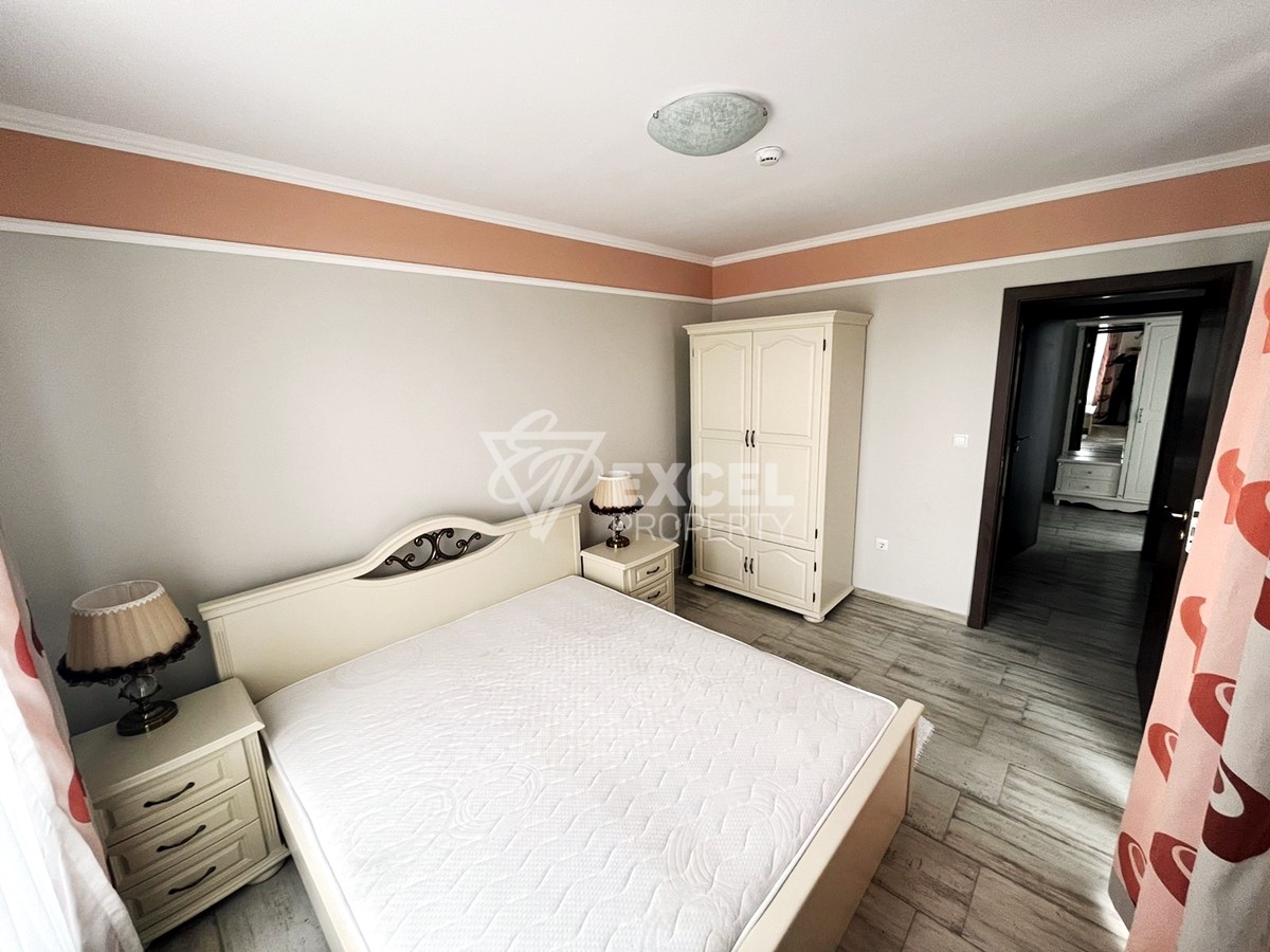 Two-Bedroom apartment, second line to the sea.