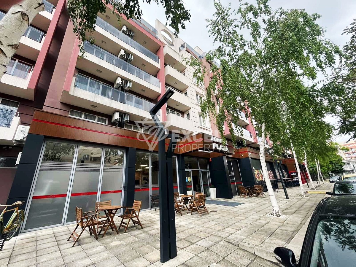 Two-Bedroom apartment, second line to the sea.