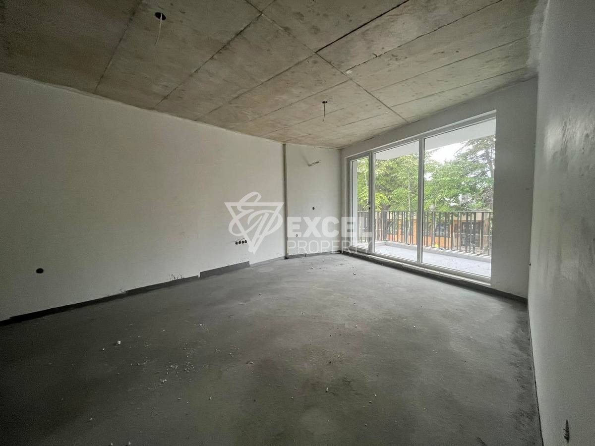 One-bedroom apartments - No maintenance fee.