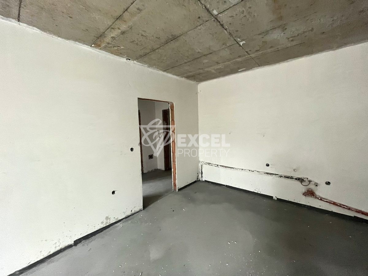 One-bedroom apartments - No maintenance fee.