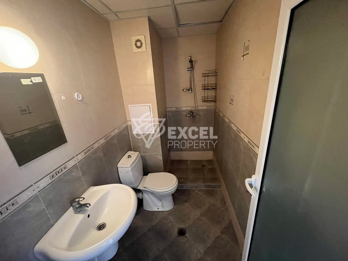 Spacious studio in a gated complex.