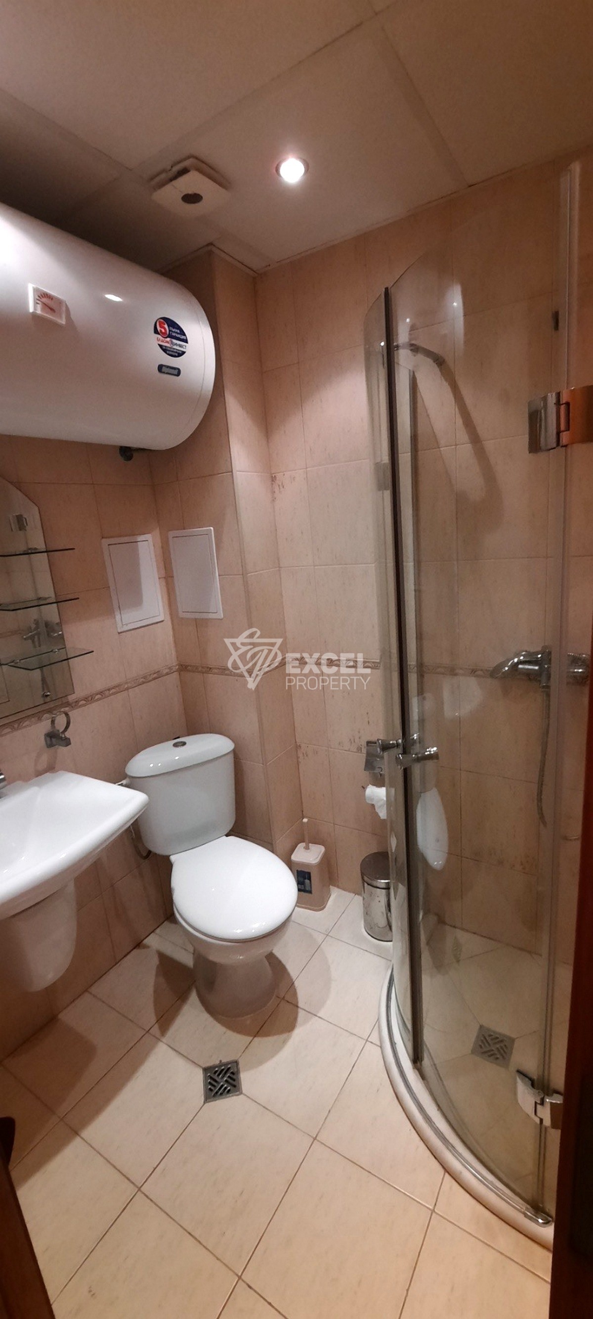 Low Maintenance Fee Studio - Pacific 3