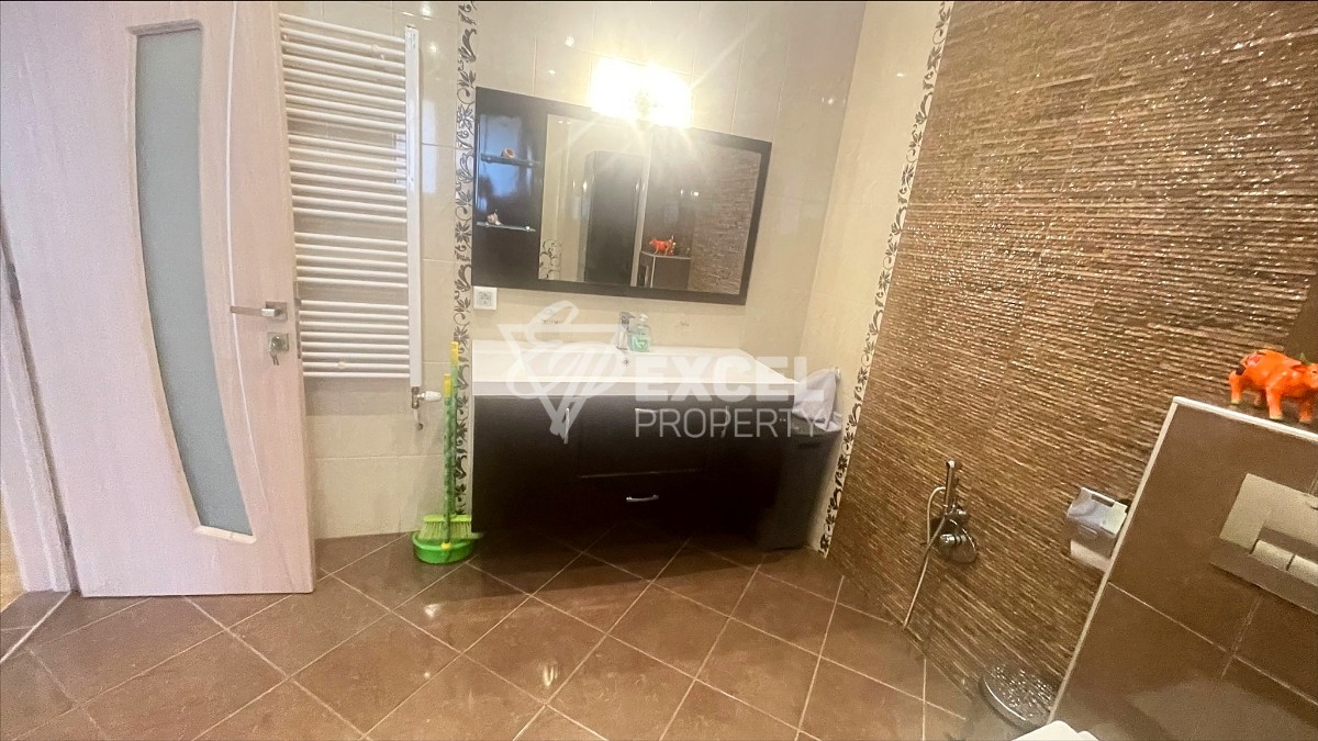 Large apartment in Cherno More district, suitable for a large family