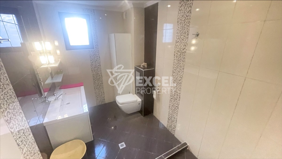 Large apartment in Cherno More district, suitable for a large family