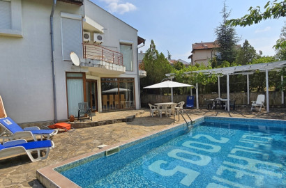 A stunning villa with a private pool in the area between Sunny Beach and Kosharitsa