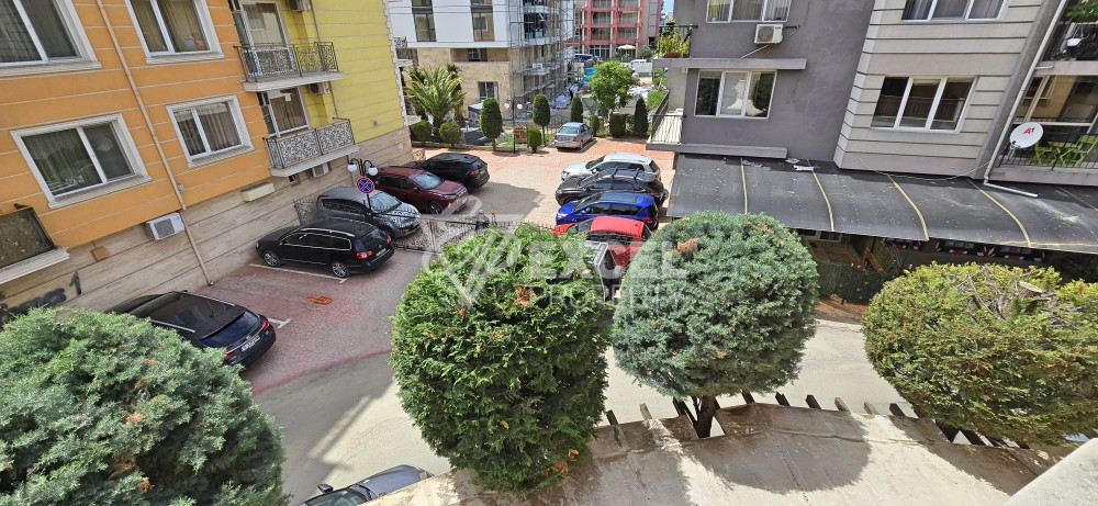 One-bedroom furnished apartment in a nice complex in the center of Sunny Beach