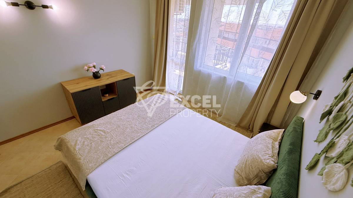 Furnished, two-bedroom apartment in Sunny Beach Hills complex. Fully renovated