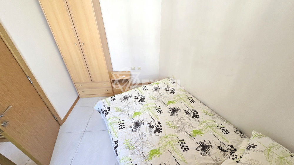 🏡 Two-bedroom apartment with a view of the pool in a well-maintained complex 🌊