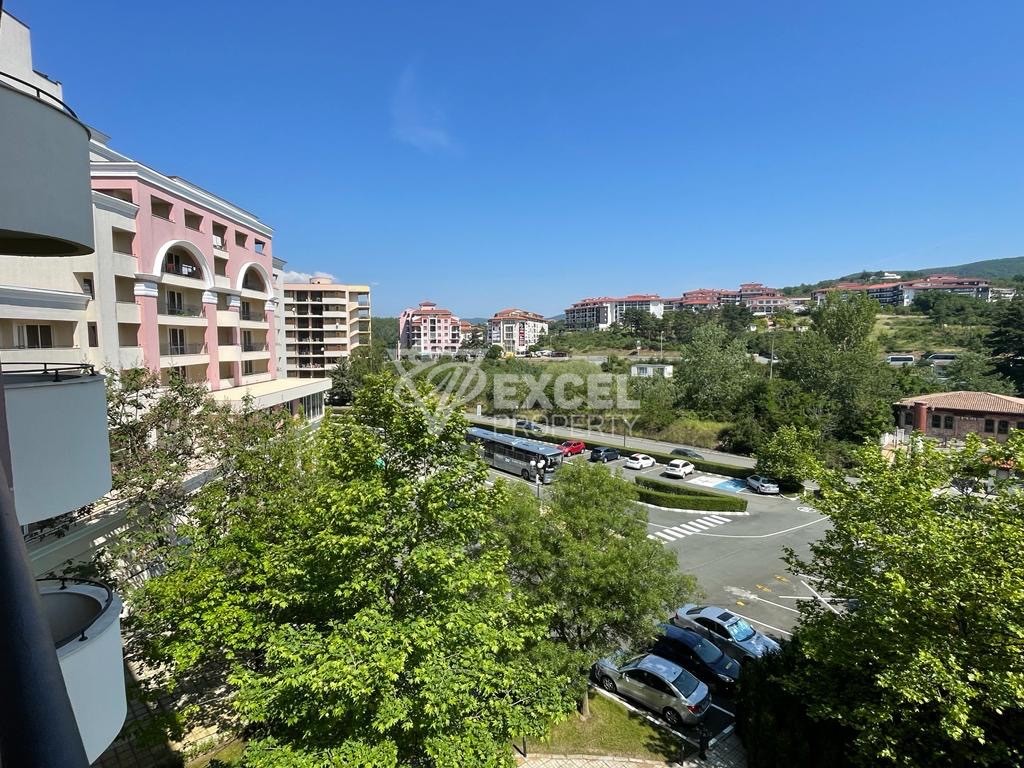 Affordable studio in Majestic Beach Resort, first line to the beach