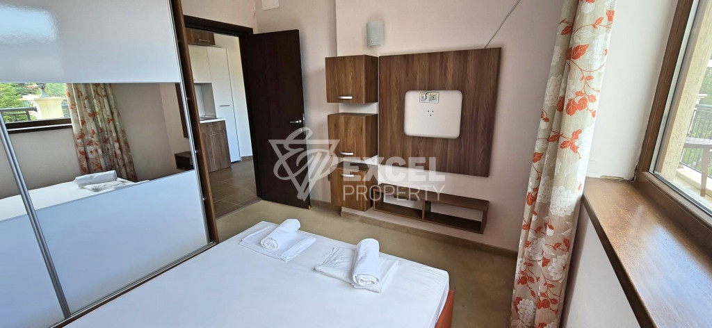 Furnished one-bedroom property on the first line with a nice view