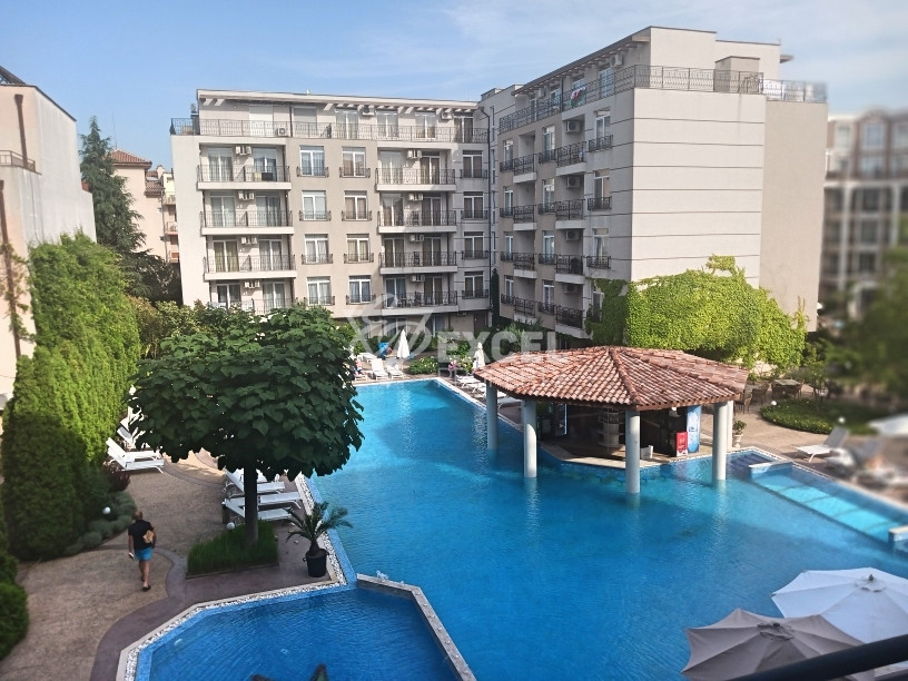 One-bedroom property with pool view-Down Park complex
